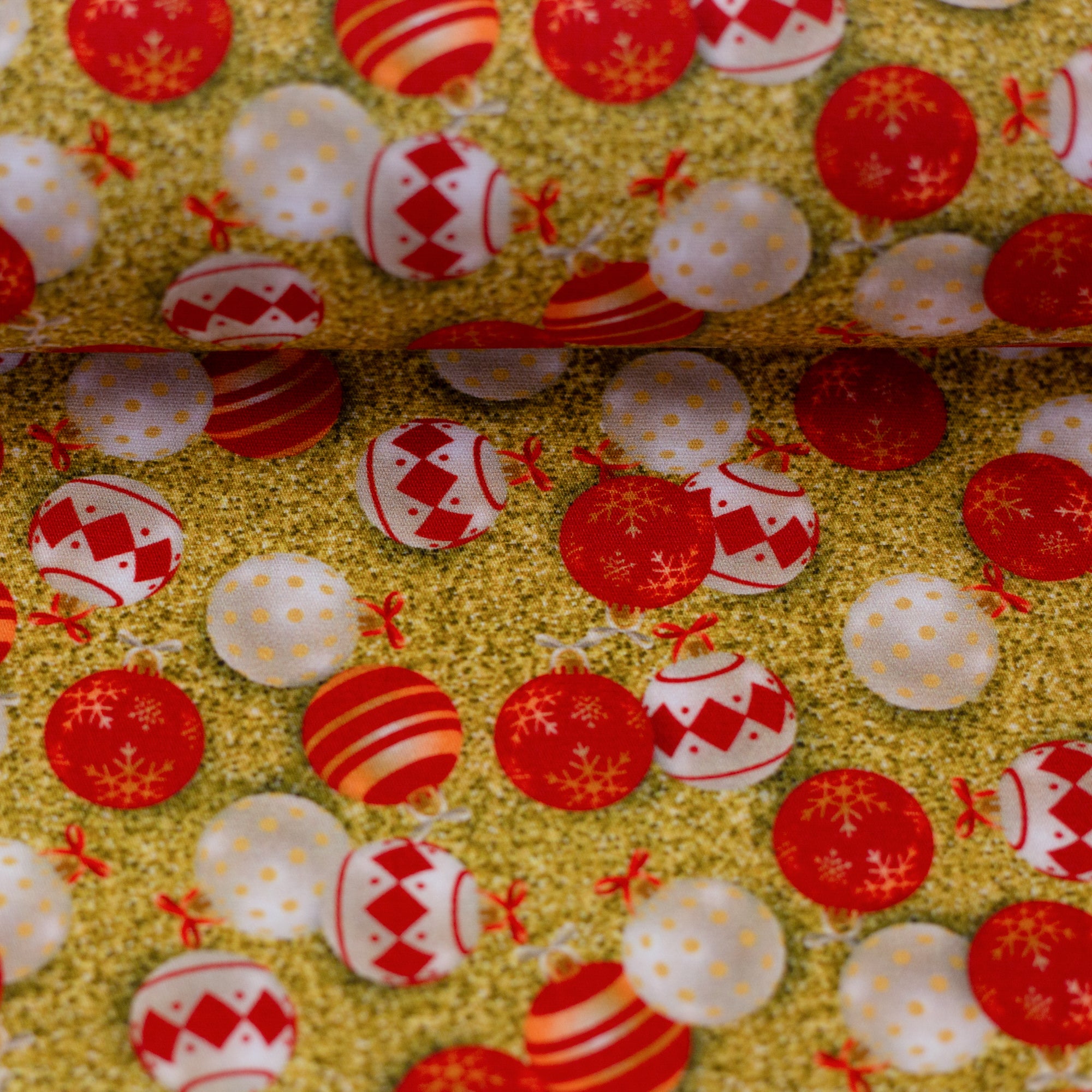 Baumwoll-Webware "Merry Christmas" kleine Kugeln, rot-gold