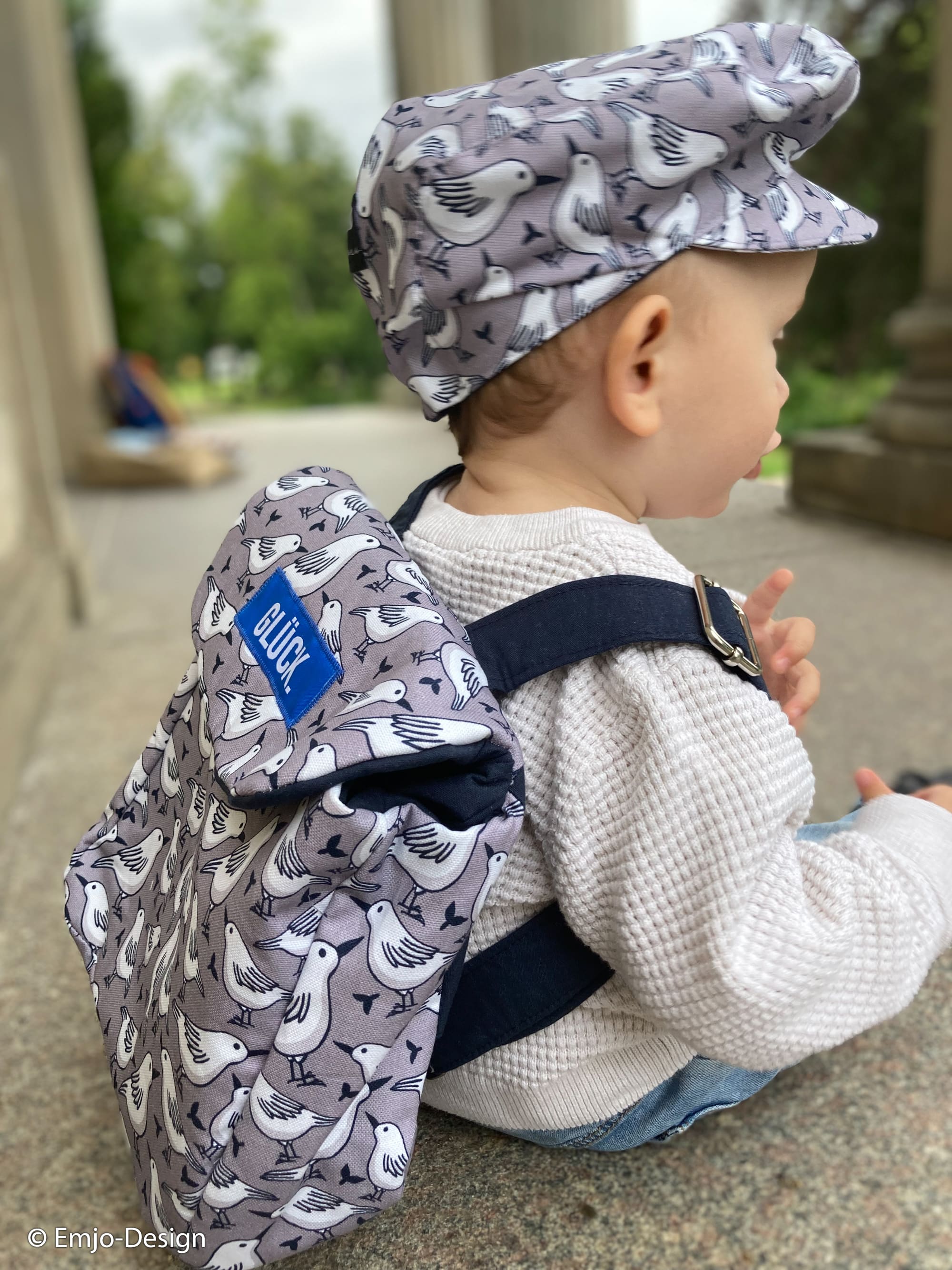 Canva "Garden Stories" Vogel grau