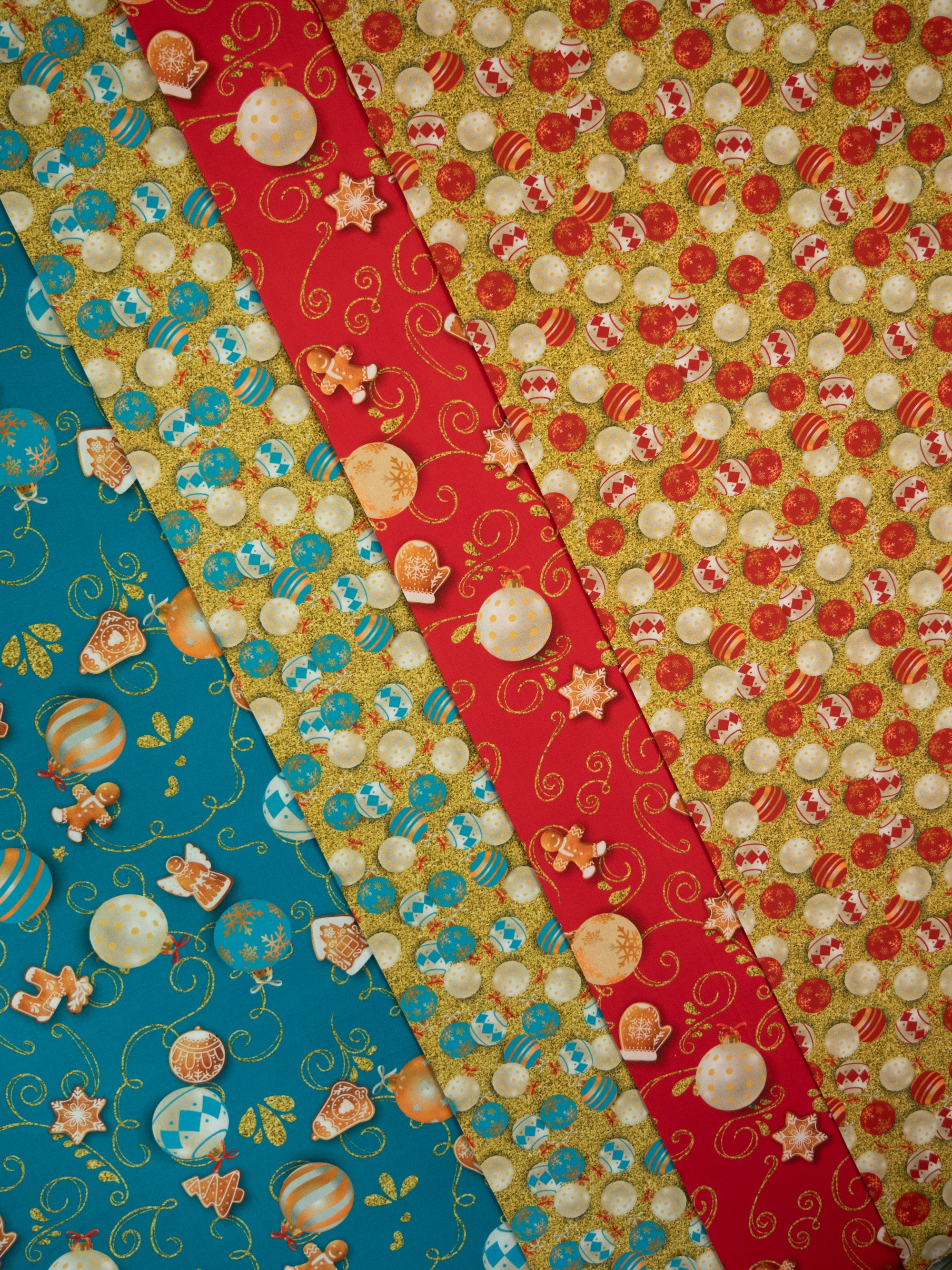 Baumwoll-Webware "Merry Christmas" große Kugeln, rot-gold