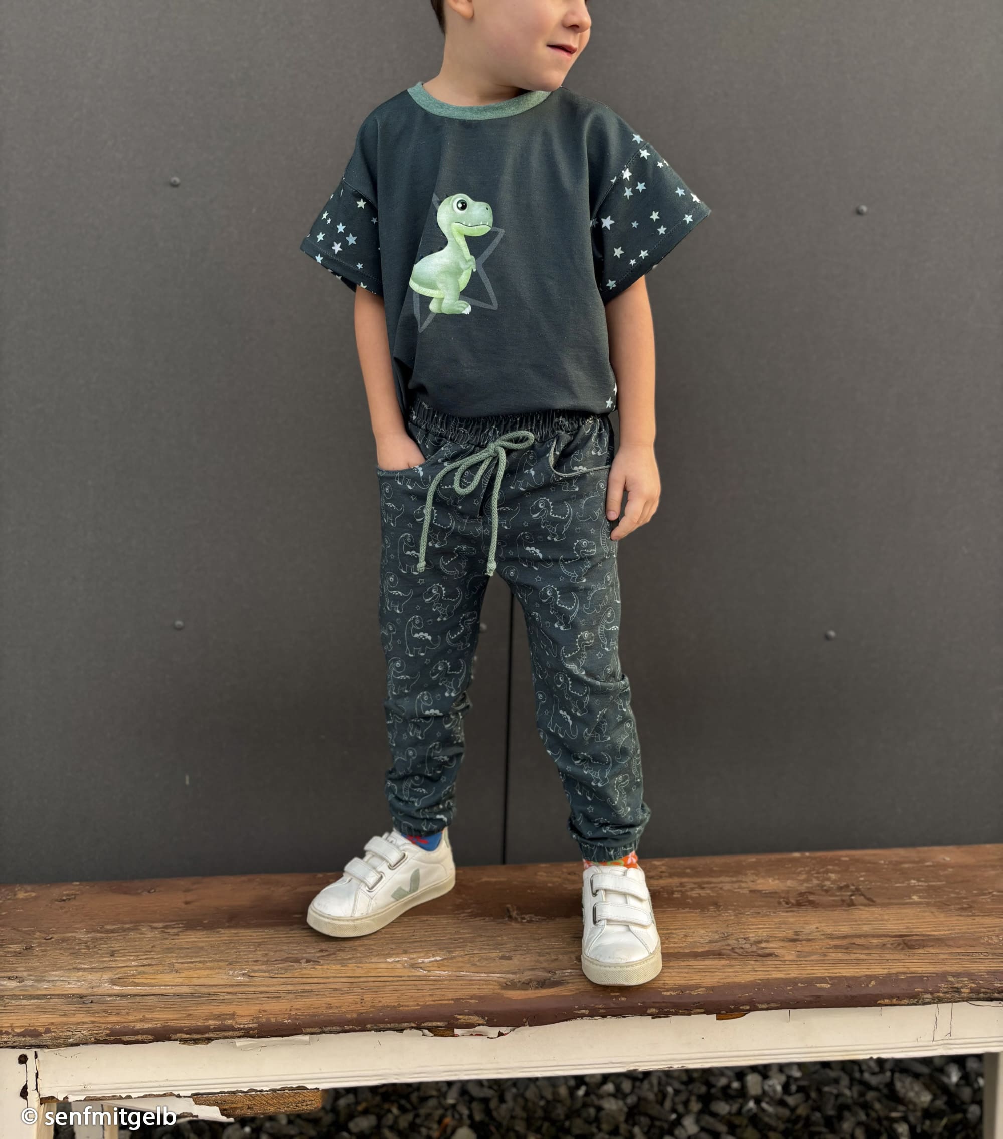 Baumwolljersey "Little Legend" by Mrs Mint Design anthrazit