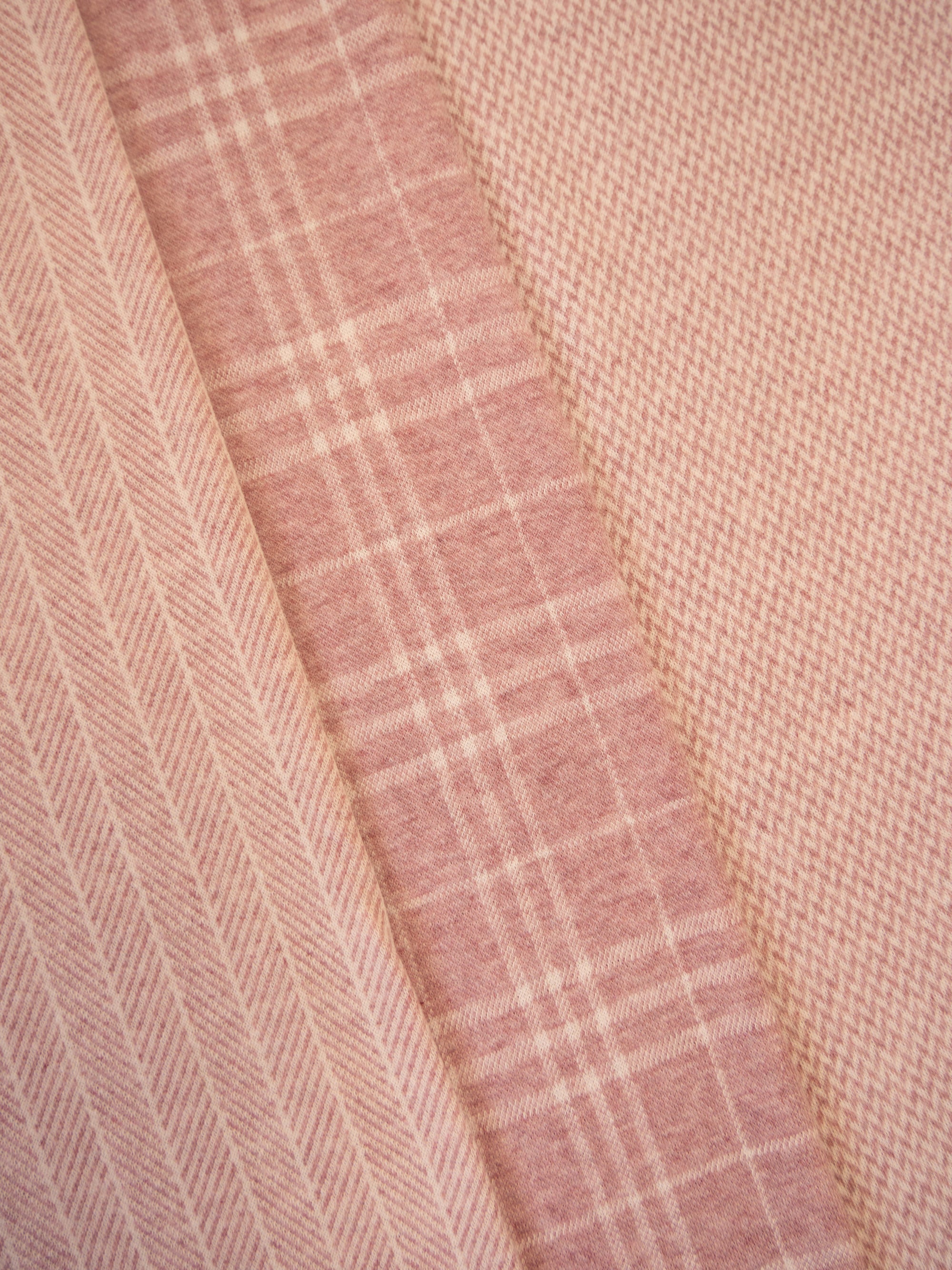 Jacquard-Jersey "Madita" Chevron meliert ecru/altrosa